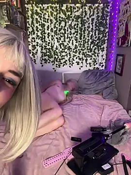 PeachyPrim live sex cam