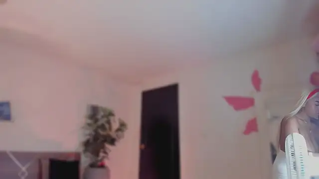 YariRose webcam