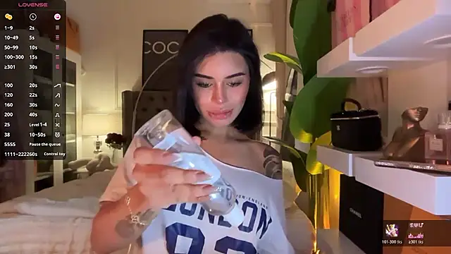ParisianDoll live sex cam