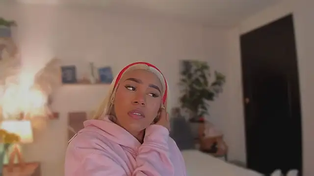 YariRose webcam