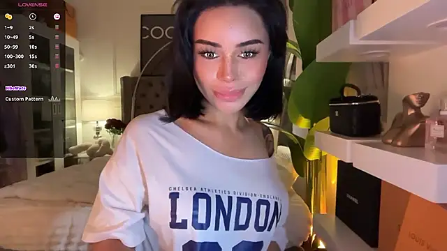 ParisianDoll Live Web Cam Show