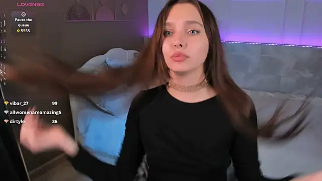 ChloeSunny webcam