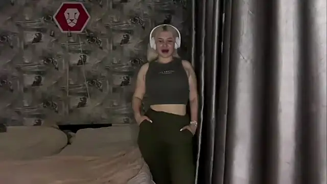 SpotlessParaffin webcam