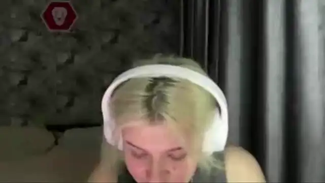 SpotlessParaffin webcam