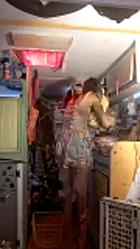 whitetrashdirtyslut live cam on StripChat