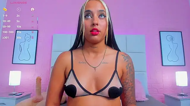 charlotte_kisss webcam