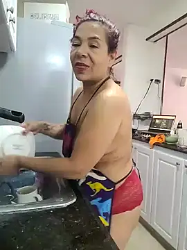 Scarlet_curly8a webcam
