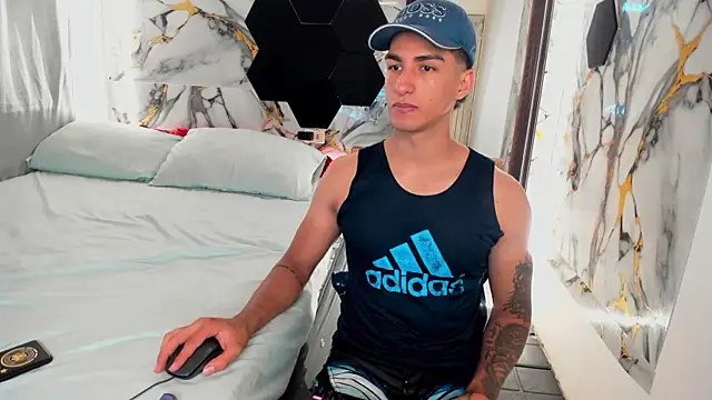 Goldendesirexx webcam