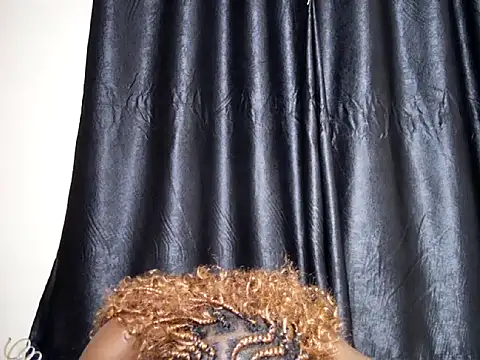 doll_prettie webcam
