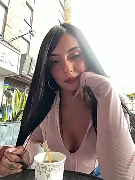 LilacNoir webcam