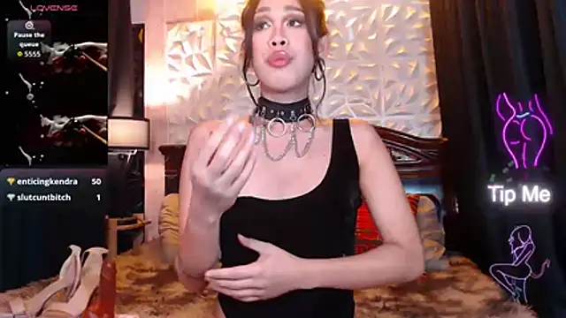 SluttyFilthyAlexa live cam on StripChat