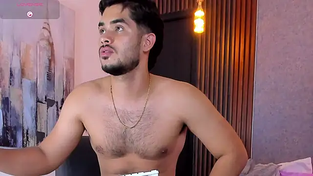 luciano_vitale live cam on StripChat