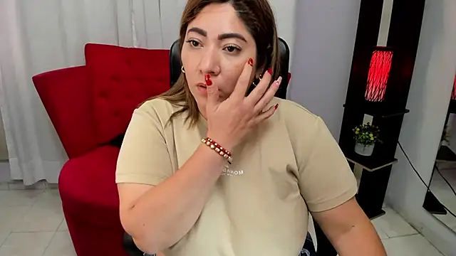 kendra_fire (F milf) - show boobs