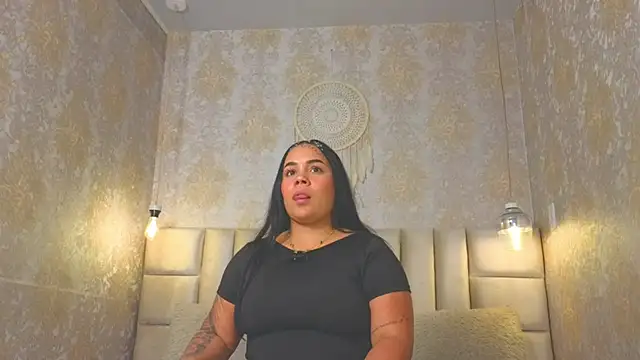 EmilyQueen3x webcam