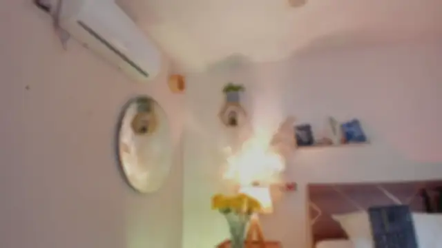 YariRose webcam