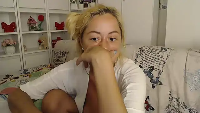 _karolynesyera_ webcam