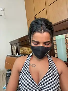 its_ur_flora live cam on StripChat