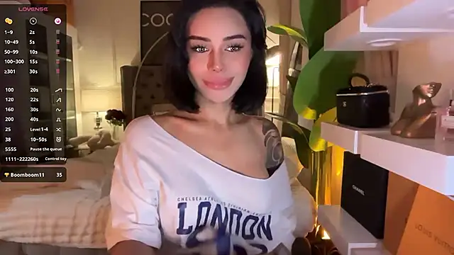 ParisianDoll Live Web Cam Show