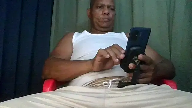 bigblackcock75 webcam
