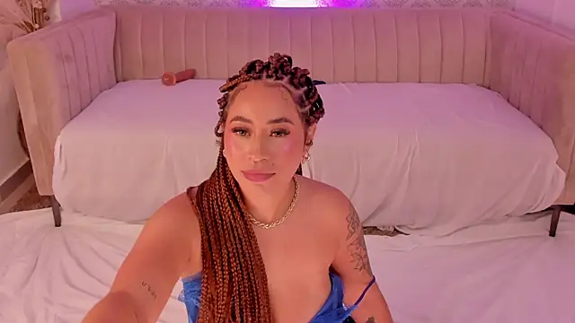 Nikki_Rousmel webcam