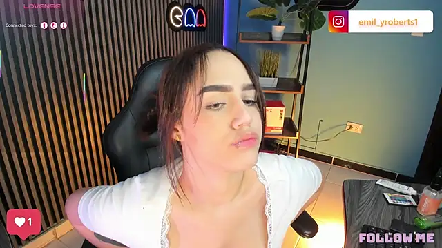 Emily_robertss1 webcam