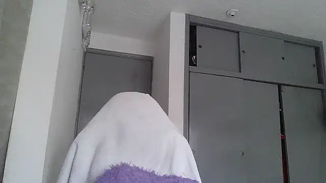 Charis_21 webcam