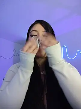 Layna_cold webcam