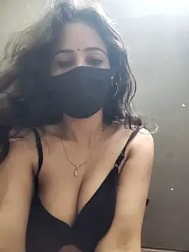 Kanika_76 webcam