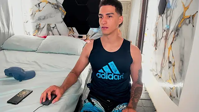 Goldendesirexx webcam
