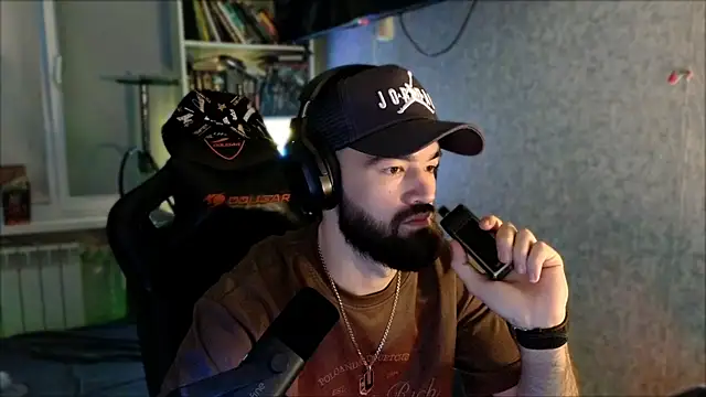 _Serious_Man webcam