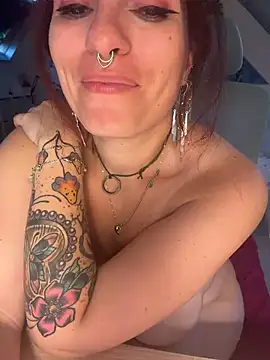 LunaMoongirl webcam