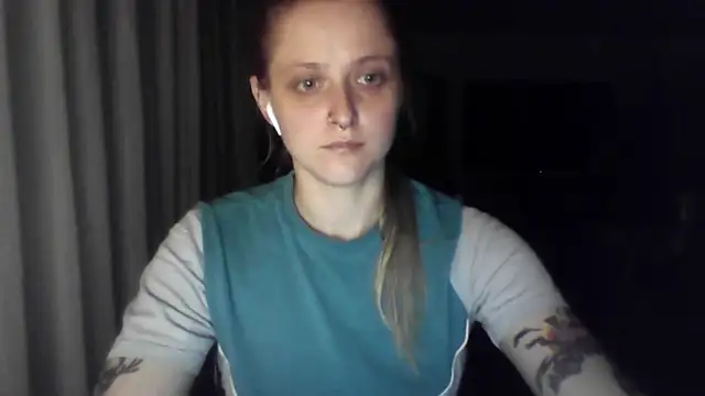 LeaWetGirl webcam