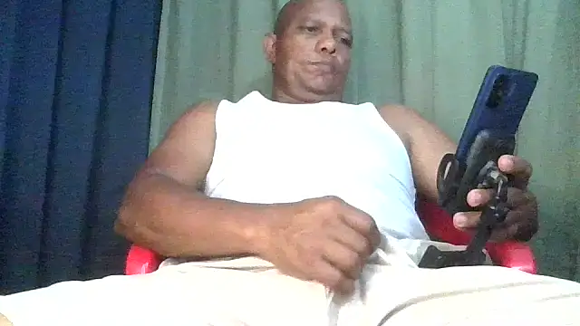bigblackcock75 webcam