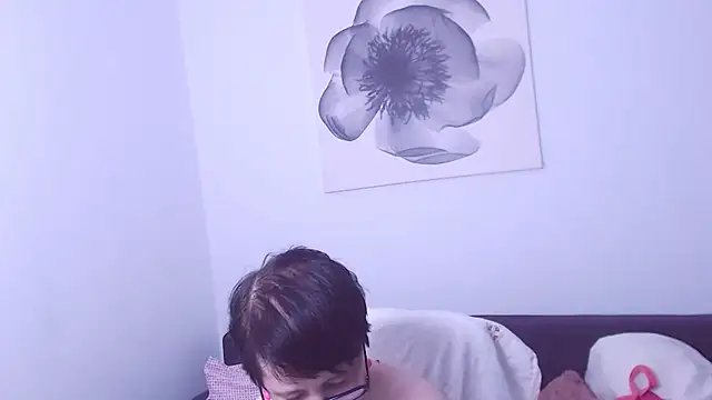 ChristaRose live cam on StripChat