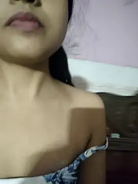 ALIZA_FENDY live cam on StripChat