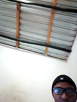 MitchyyDarko webcam