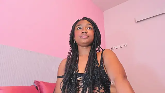 Laraebony_ webcam