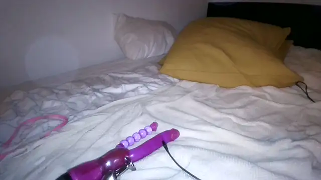 Bellaa25 webcam