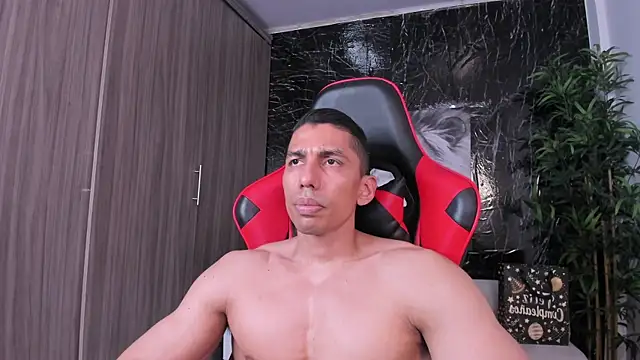 Erik_castle webcam