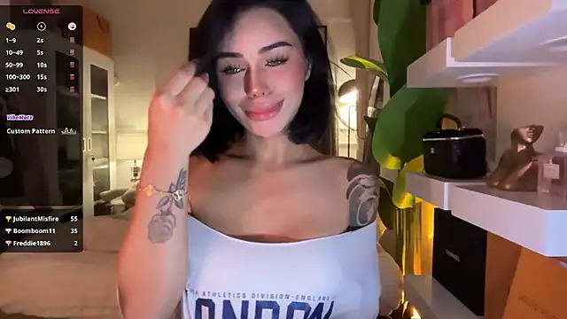 ParisianDoll's live cam