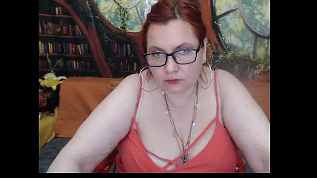 PlayfullMature webcam