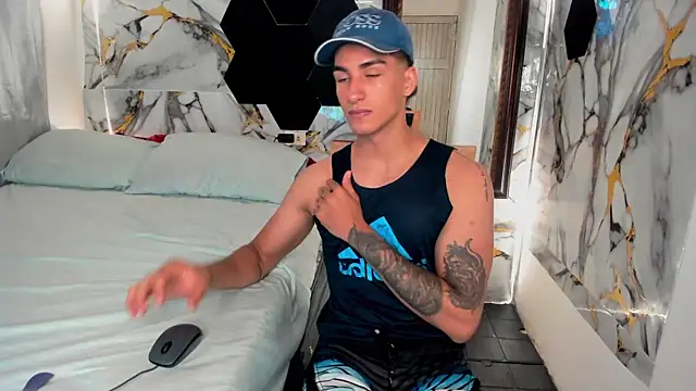 Goldendesirexx webcam