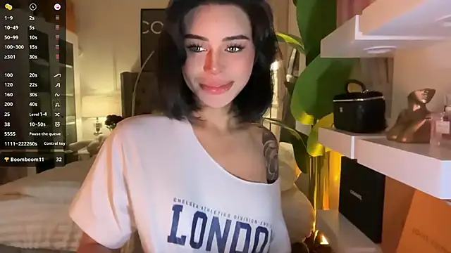 ParisianDoll webcam