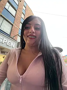 LilacNoir webcam