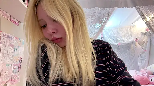LinaFloww live sex cam