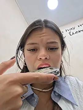 _Isabella-7 webcam