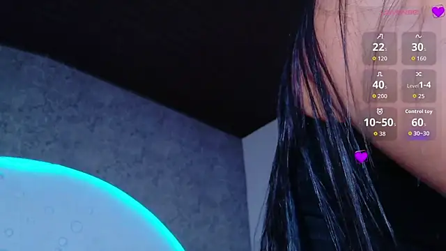 ReinaChloe webcam