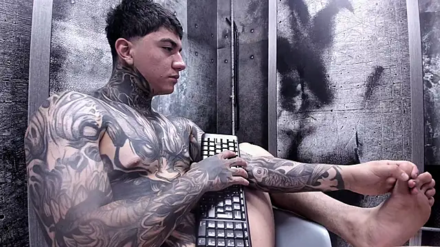 Gury_tattoo webcam