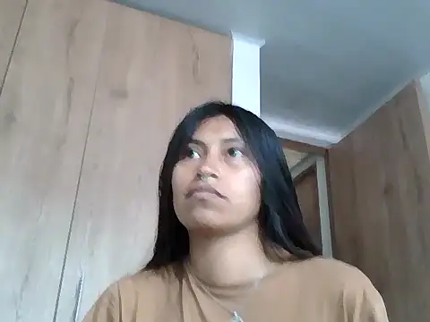 Pocahontas_Honey webcam