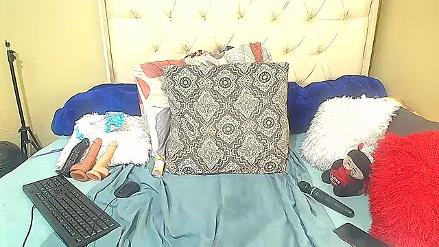 NoviaveeXXX webcam